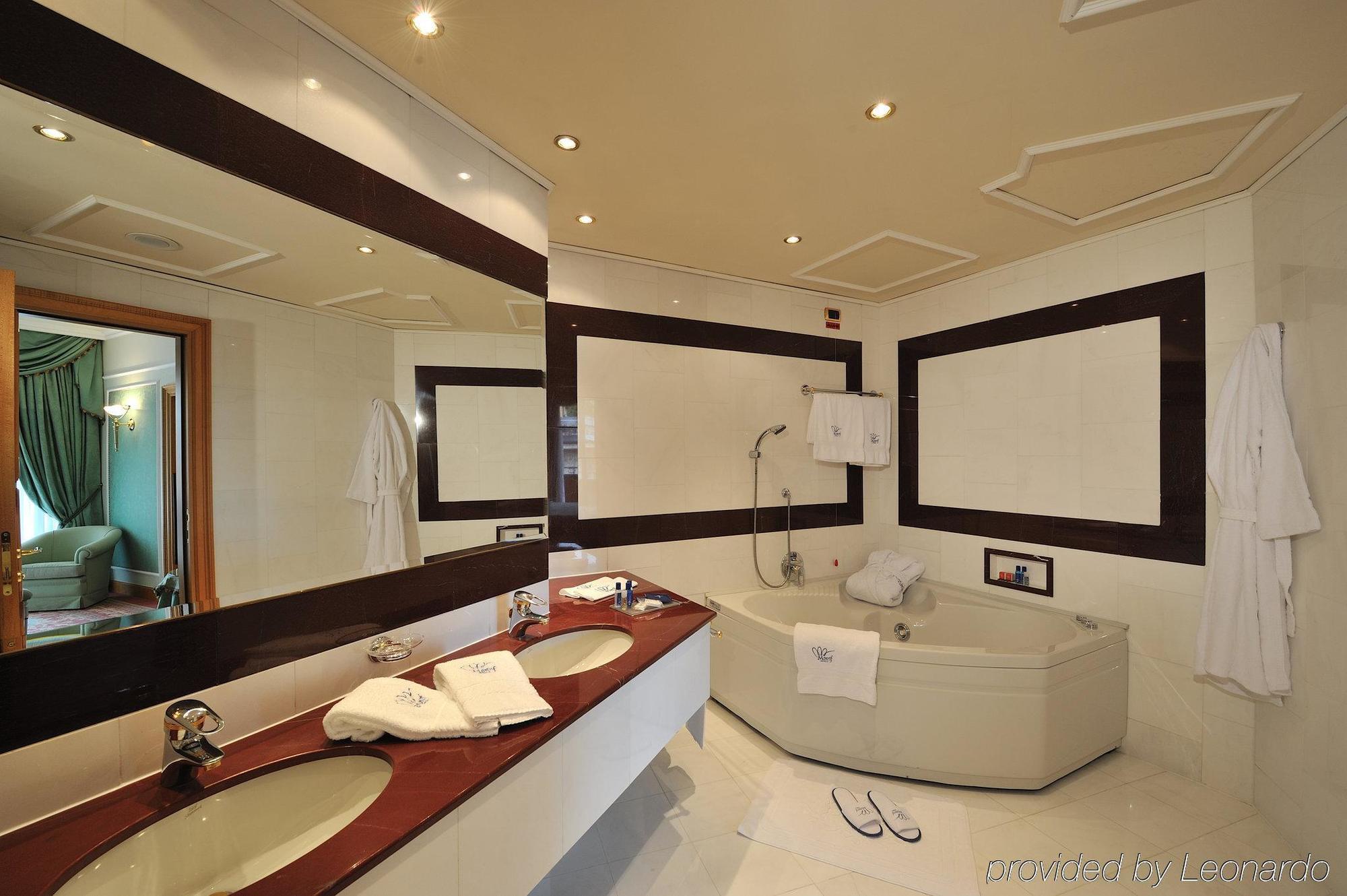Royal Hotel Carlton Bolonia Habitación foto